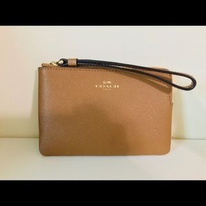 COACH WRISTLET CORNER ZIP 🔥